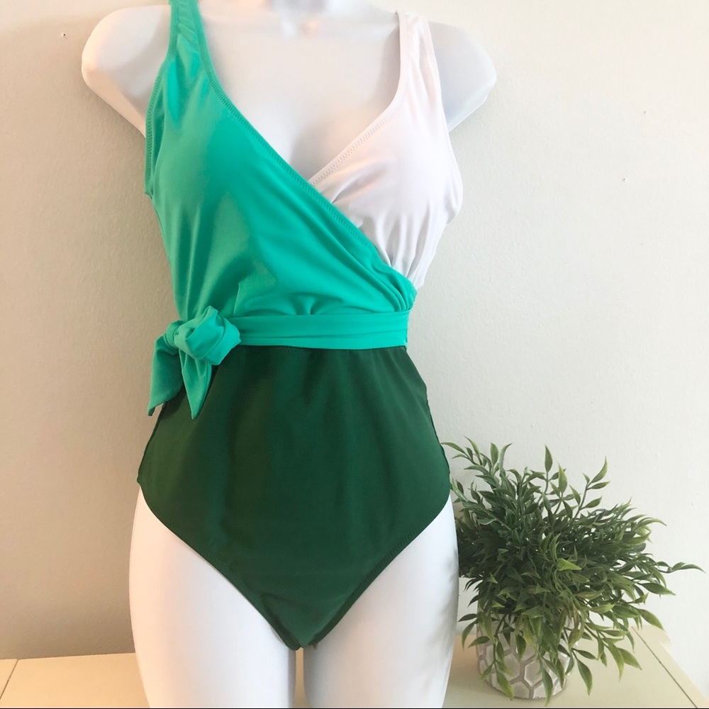 CUPSHE Color block One Piece